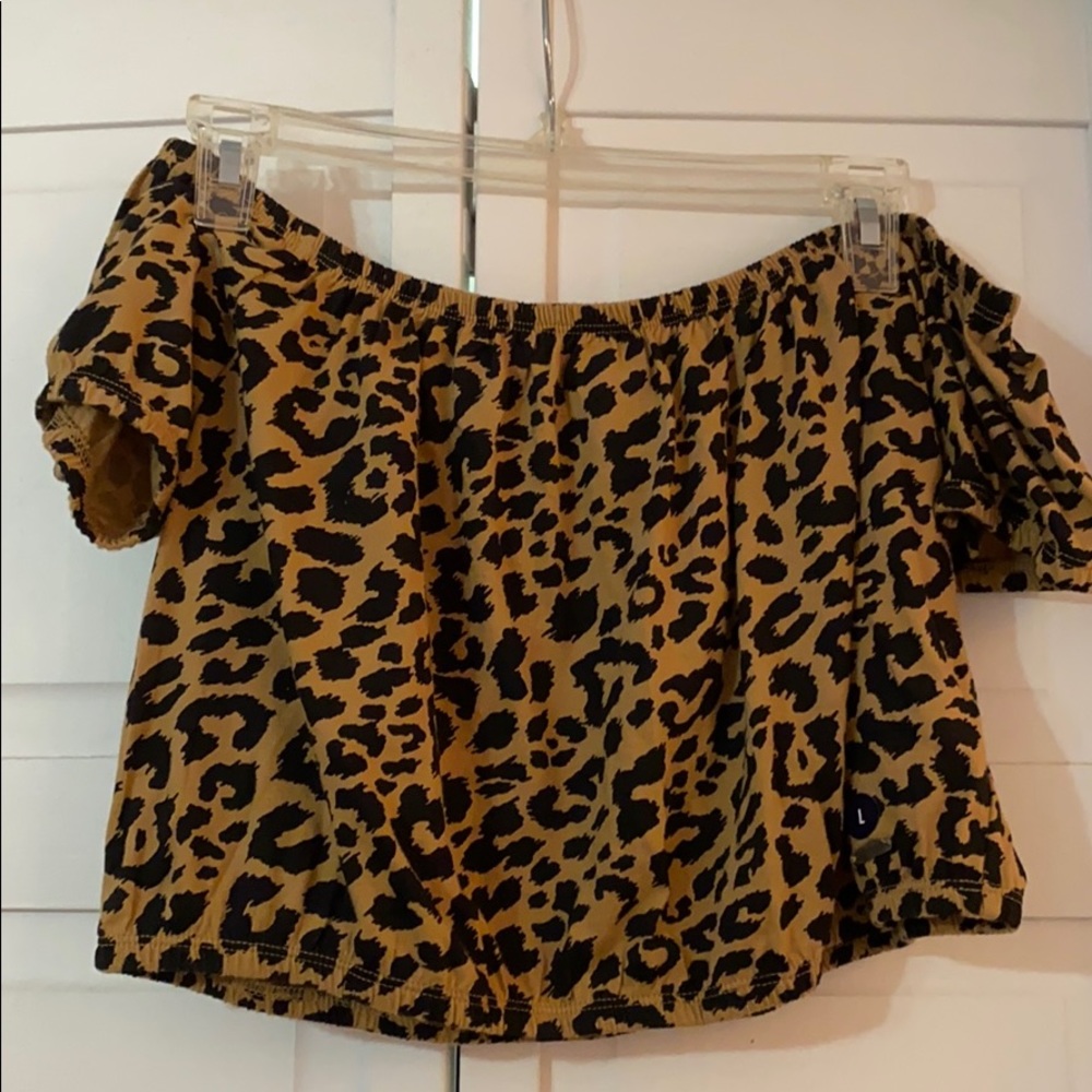 Leopard crop top
